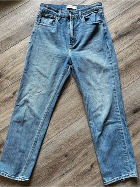 Abercrombie & Fitch Ultra High Rise Ankle Straight Jeans 28 Curve Love